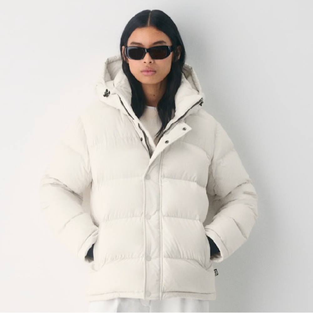 Aritzia TNA Super Puff Cream Jacket